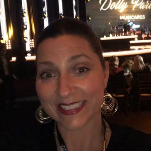 Meet your Posher, Angela